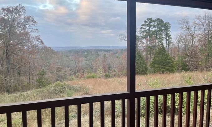 Higden House | Cozy hilltop cabin less than 1 mile from Lacey's marina and WMA land to explore!