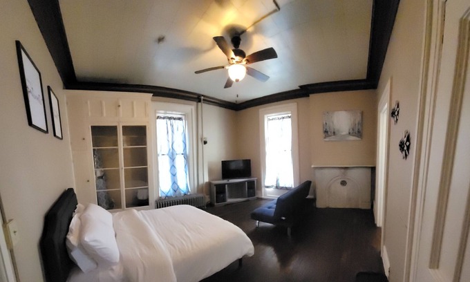 Bay City Apartment | Cozy "Historic Charm" #5, Great Location!