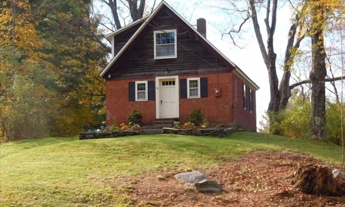 Windsor Cottage | Cozy Historic Hilltop Cottage with Mount Ascutney View