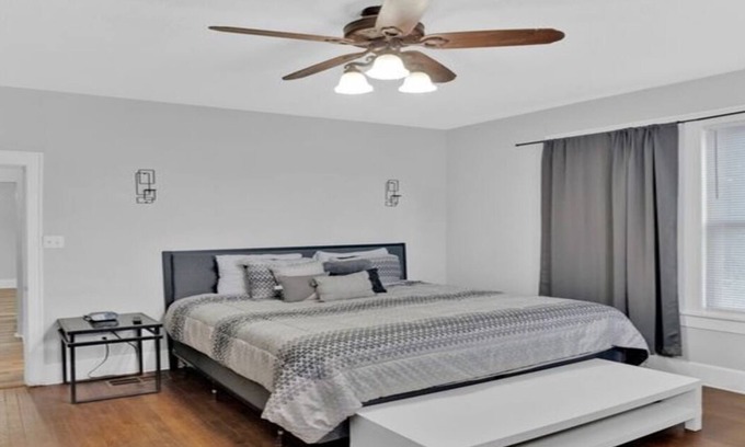 Highland Historic District Apartment | Cozy Historical 1 Bedroom Apartment