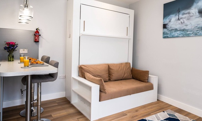Porthleven Apartment | Cozy holiday apartment in Porthleven, No Deposit