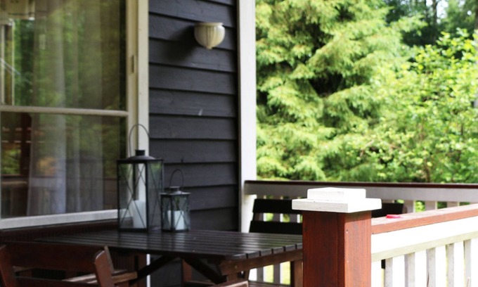 Annerstad Ski Chalet | Cozy holiday cottage on Lake Kösen