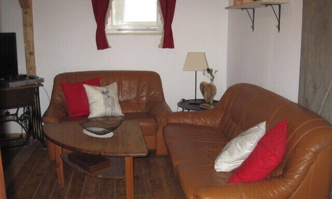 Roedental Apartment | Cozy holiday home (75sqm) with natural wood furniture