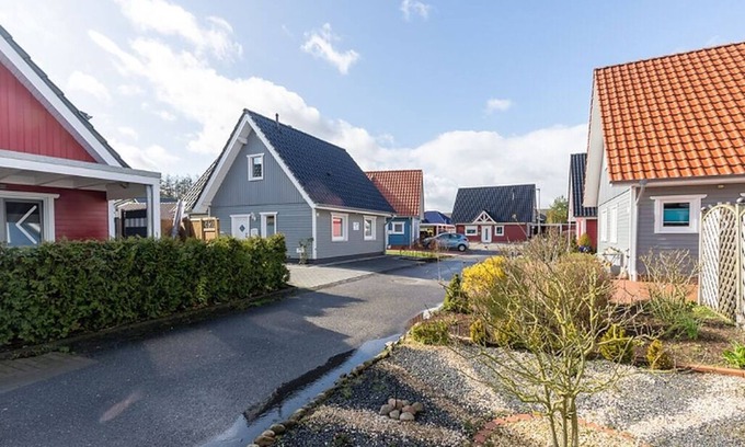 Haseluenne House | Cozy holiday home in Swedish style with sauna, fireplace, garden