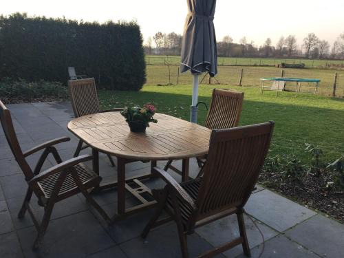 Nistelrode House | Cozy Holiday Home in Nistelrode with Garden