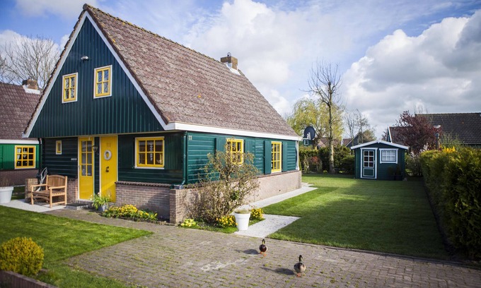 Oudeslius House | Cozy holiday home in quiet location – perfect for families & trips to the sea