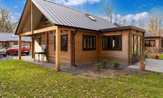 Zon en Schild House | Cozy holiday home on the edge of the forest with a private garden