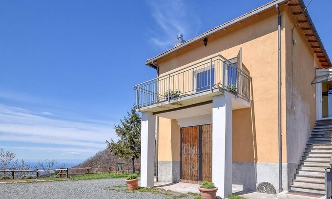 Castiglione Chiavarese House | Cozy home in Castiglione Chiavarese