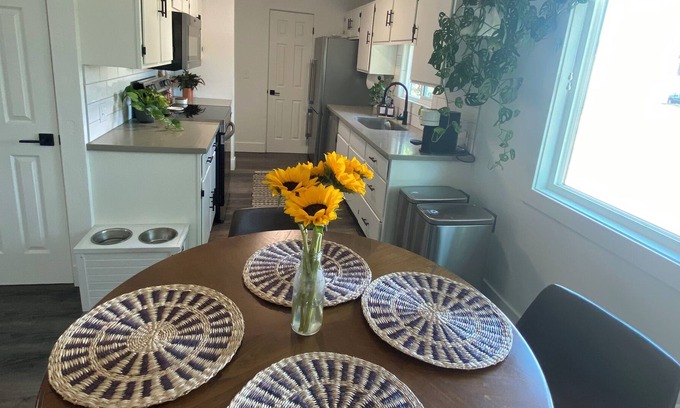 Missoula House | Cozy home - 10 min to downtown and the university!