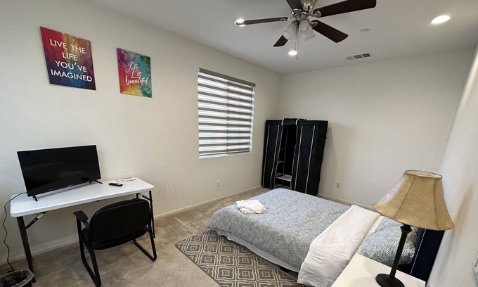 Mira Loma House | Cozy Home 3