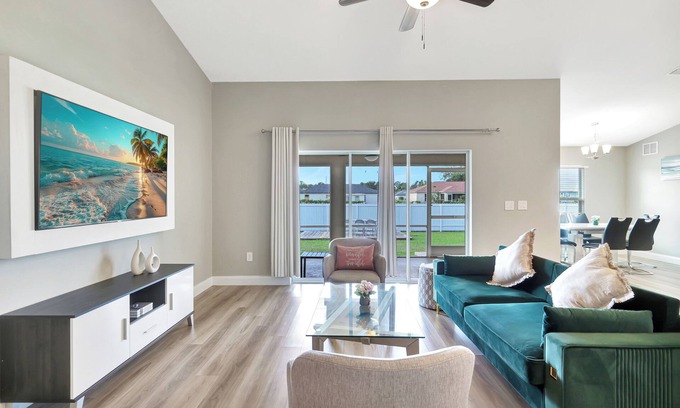 Centennial House | COZY HOME AWAY FROM HOME!