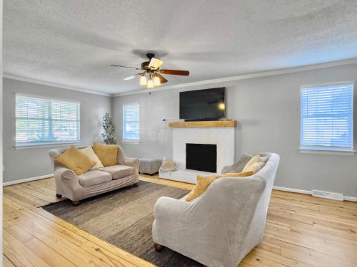 North Charleston House | Cozy Home Away From Home - Pet-friendly, King bed