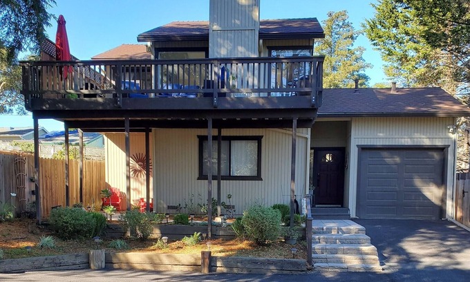 Lodge Hill House | Cozy Home Away From Home Not Far From The Beach & Downtown Cambria Shopping
