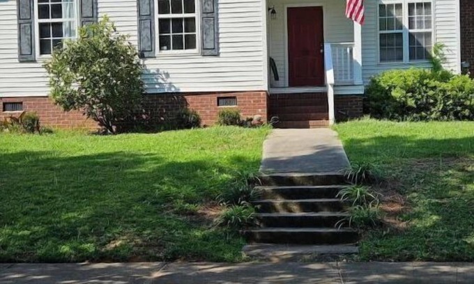 Earlewood House | Cozy Home by downtown Columbia. 4 miles from USC Campus, Fort Jackson, Stadium