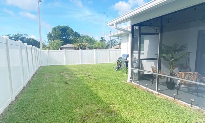 Pelican Apartment | Cozy Home-Close to downtown and Beaches