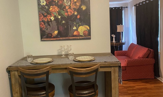 Van Buren House | Cozy home close to downtown and minutes away from Fort Smith area! Pet-Friendly