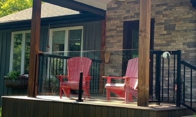 Colling Woodlands House | Cozy Home Close to Osler Bluff Ski Club
