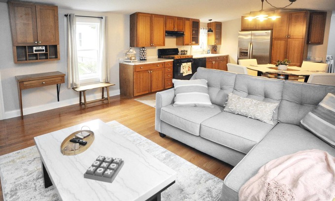 Wheeler House | Cozy home for a family to enjoy - only 7 miles away from Indiana Dunes park.