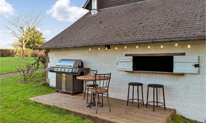 Saint-Brice-de-Landelles House | Cozy Home In Saint-Brice-De-Landell