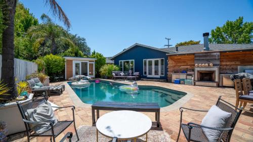 San Rafael House | Cozy home hot tub, cold plunge, pool close to Napa