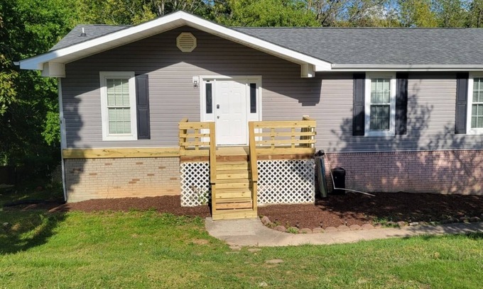Ringgold Apartment | Cozy Home in a Cozy Neighborhood, few miles from Chattanooga!