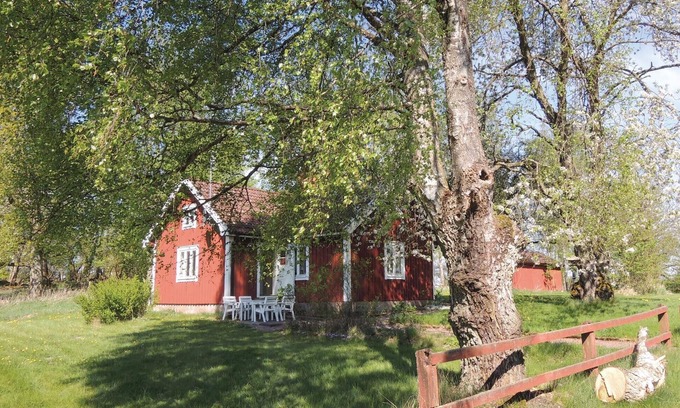 Virestad House | Cozy home in älmhult with kitchen