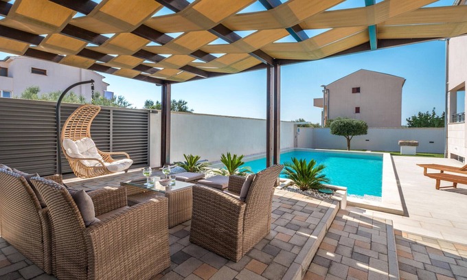 Biograd na Moru House | Cozy home in Biograd na Moru with sauna
