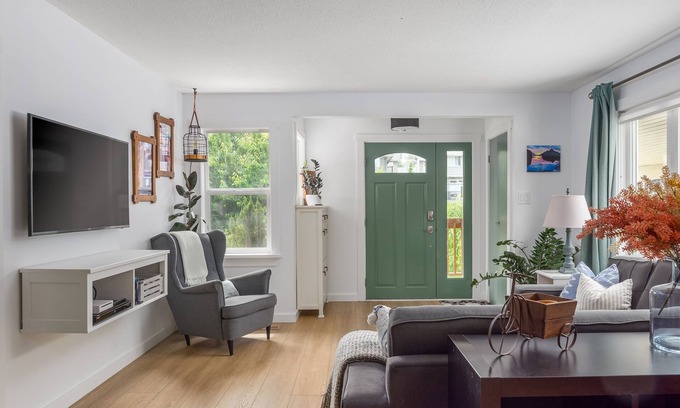 Squamish House | Cozy Home in Central Squamish close to Amenities