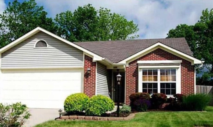 Acton House | Cozy home in Greenwood
