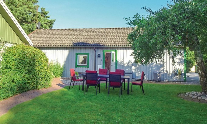 Hollviken House | Cozy home in Höllviken with WiFi