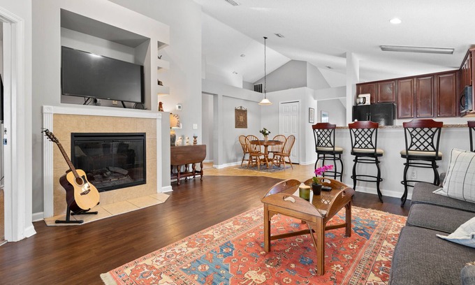 Northside House | Cozy Home in Jacksonville FL