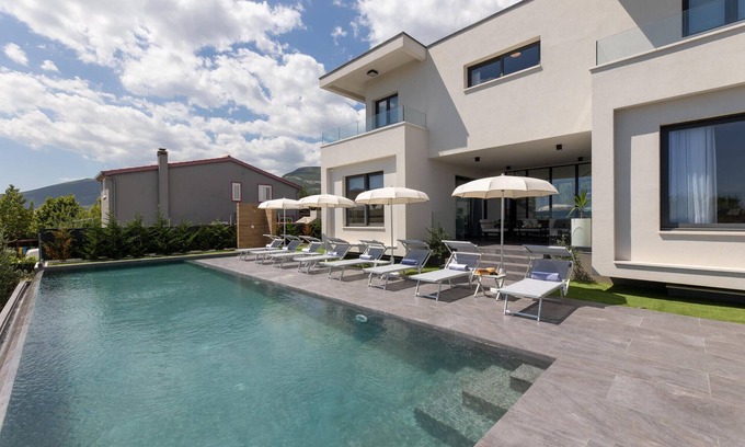 Kastel Stari House | Cozy home in Kastel Stari with sauna