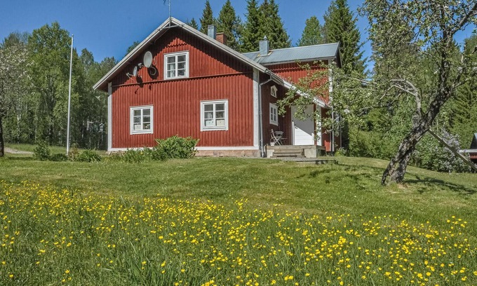Filipstad Municipality House | Cozy home in Lesjöfors with kitchen