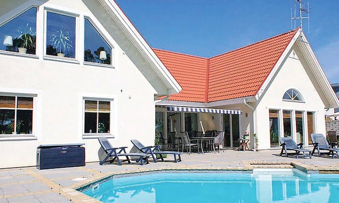 Nybrostrand House | Cozy home in Nybrostrand with sauna