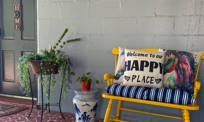 Ocala House | COZY HOME in OCALA Downtown area, nearnDowntown square events and fine dining.
