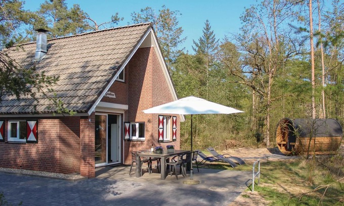 Ommen House | Cozy home in Ommen with sauna