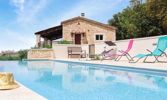Orgnac-l'Aven House | Cozy home in Orgnac-l'Aven with WiFi
