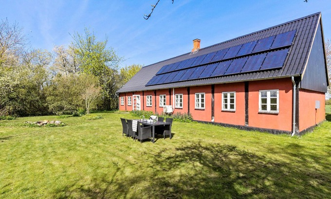 Østermarie House | Cozy home in østermarie with kitchen