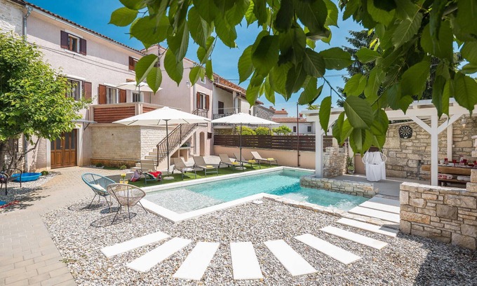 Peresiji House | Cozy home in Peresiji