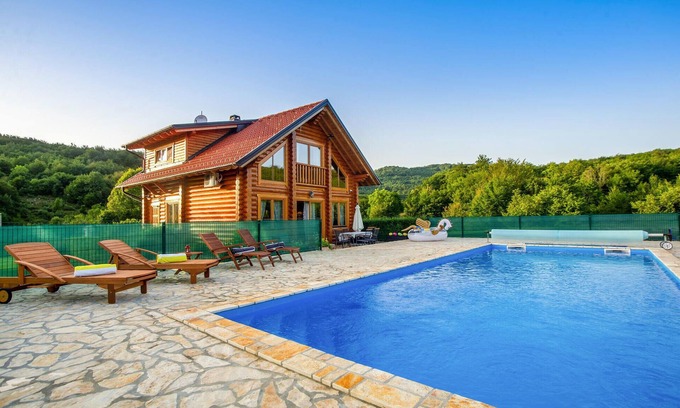Prokike House | Cozy home in Prokike with sauna