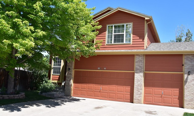 Dupont House | Cozy Home in quiet residential neighborhood with Den and Living room.