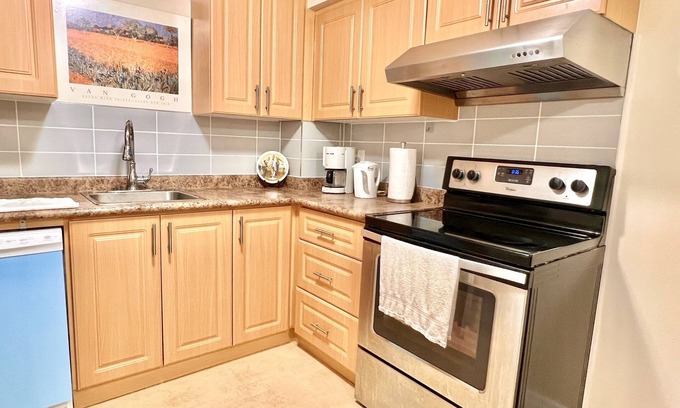 Richmond Hill House | Cozy Home in Richmond Hill with Free Parking