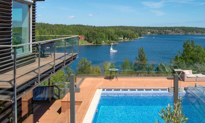 Saltsjobaden House | Cozy home in Saltsjöbaden with sauna