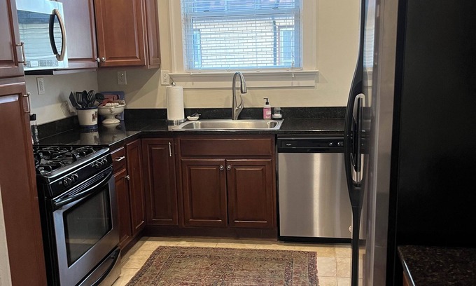 St. Matthews House | Cozy home in St. Matthews, 2 bedrooms, 2 bathrooms