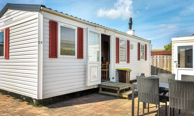 Stavenisse House | Cozy home in Stavenisse with WiFi