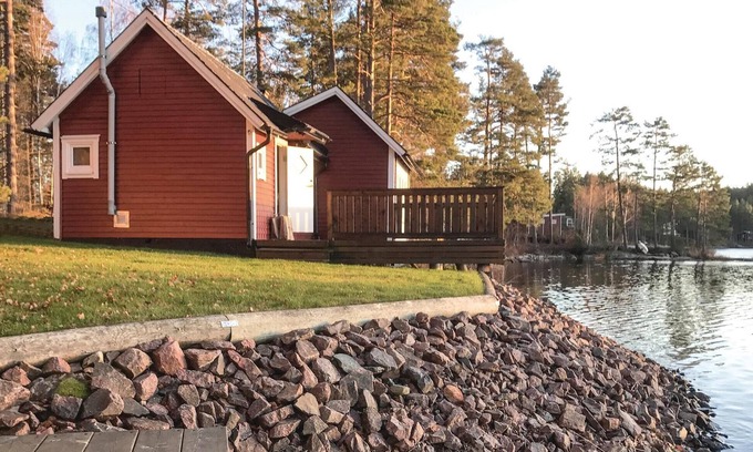 Hultsfred House | Cozy home in Vena with house sea view