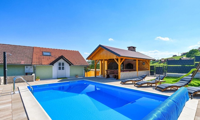 Pregrada House | Cozy home in Vrhi Pregradski with sauna