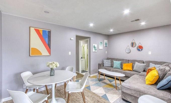 Taylor House | Cozy home minutes from DTW Airport