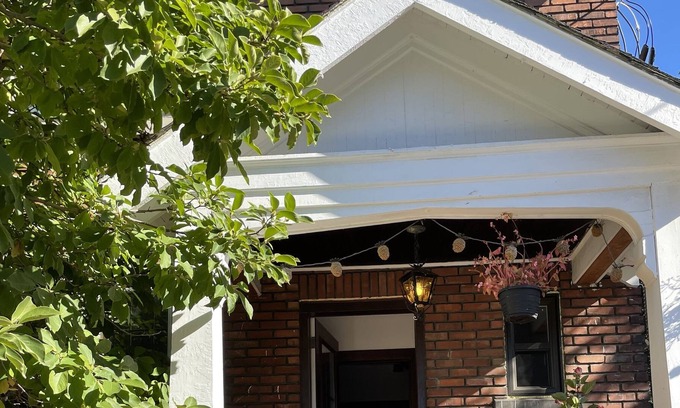Montreal House | Cozy home Montreal-West/Ville st Pierre with wood fireplace!!!