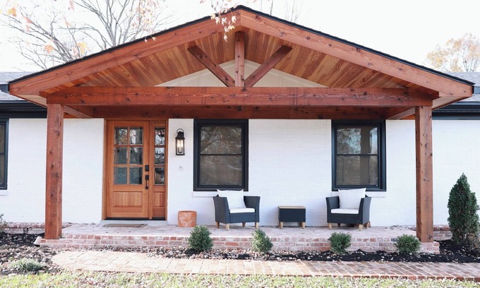 Hebron Estates House | Cozy Home Near Bourbon Trail, & KY Derby, Large Covered Patio, Fenced Backyard